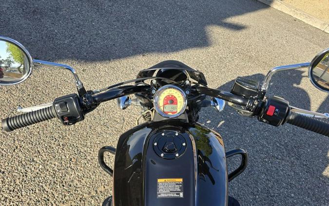 2018 Indian Scout Sixty ABS Thunder Black / Titanium Metallic