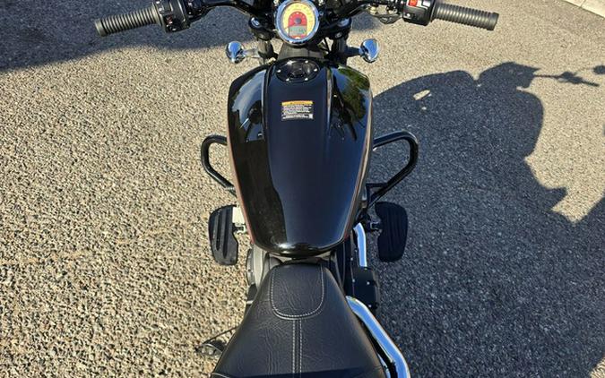 2018 Indian Scout Sixty ABS Thunder Black / Titanium Metallic