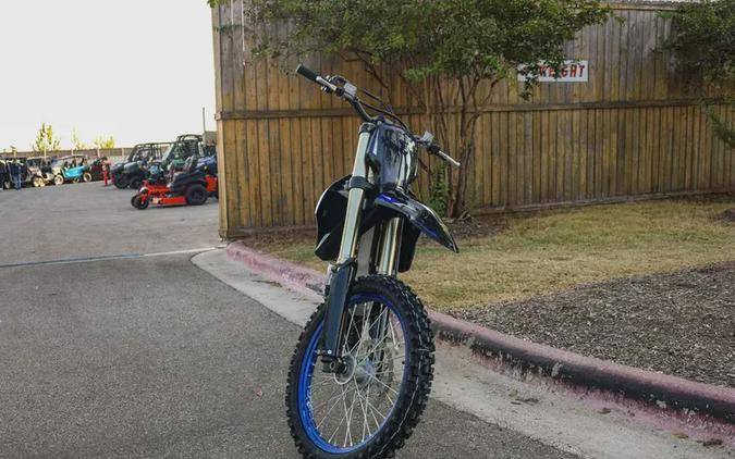 2027 YAMAHA YZ450F MONSTER ENERGY EDITION