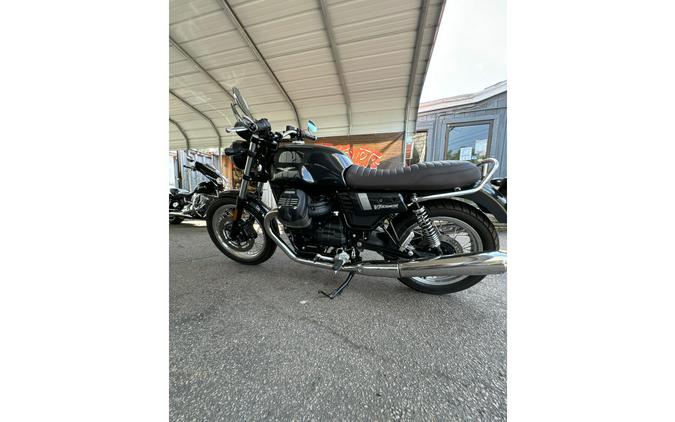 2019 Moto Guzzi V7 III Special