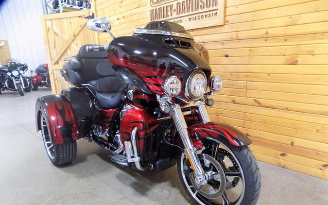 2022 Harley-Davidson® FLHTCUTGSE - CVO™ Tri Glide®
