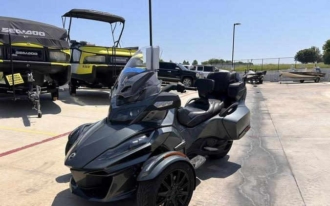 2018 Can-Am® Spyder® RT Limited Dark