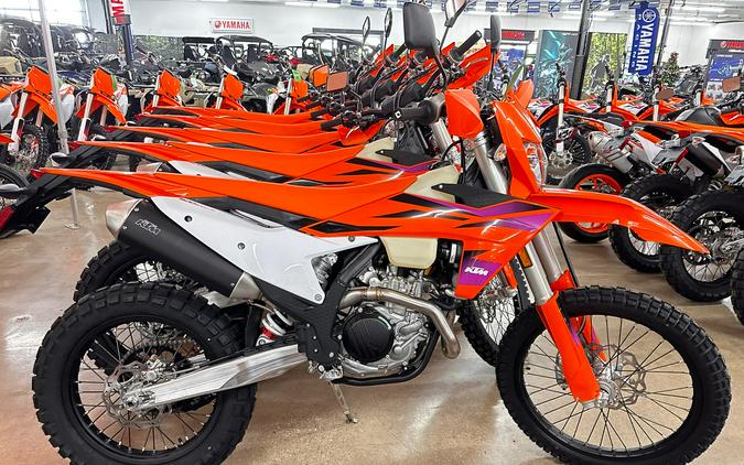 2024 KTM 500 EXC-F Six Days First Look [Fast Facts]