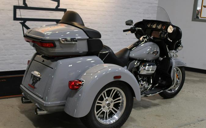 2024 Harley-Davidson Tri Glide Ultra Trike FLHTCUTG