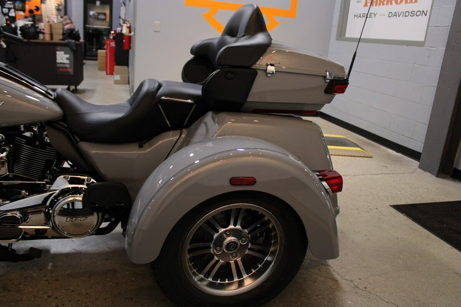 2024 Harley-Davidson Tri Glide Ultra Trike FLHTCUTG