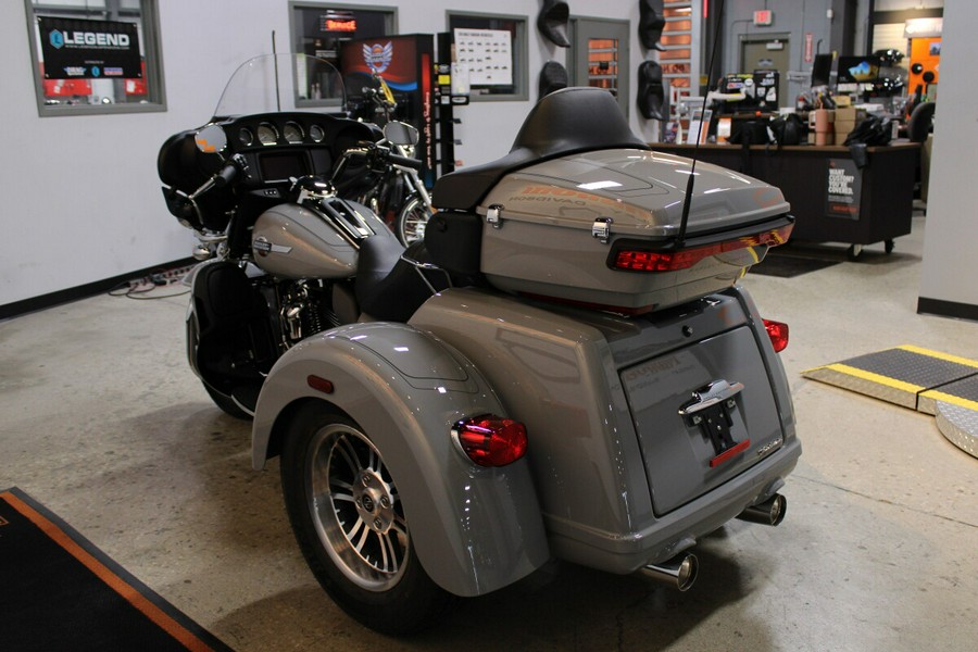 2024 Harley-Davidson Tri Glide Ultra Trike FLHTCUTG