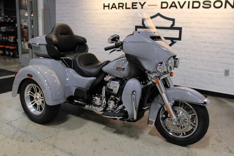 2024 Harley-Davidson Tri Glide Ultra Trike FLHTCUTG