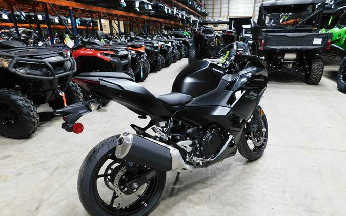 2026 Kawasaki Ninja® 500 ABS Metallic Matte Twilight Blue