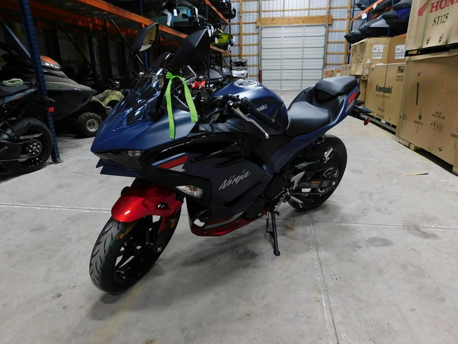 2026 Kawasaki Ninja® 500 ABS Metallic Matte Twilight Blue