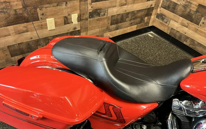 2017 Harley-Davidson® Road Glide® Special Custom Colour Laguna Orange FLTRXS