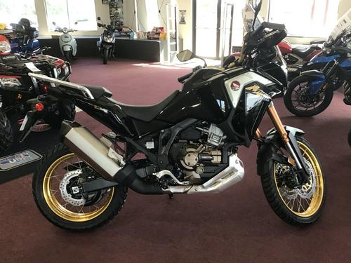 2020 Honda Africa Twin Adventure Sports ES DCT Review (18 Fast Facts)