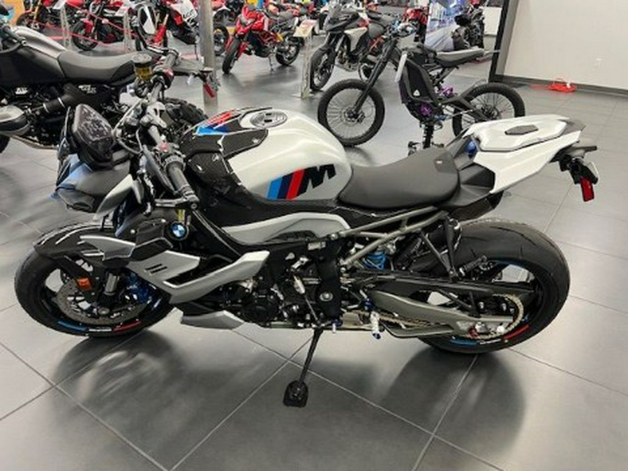 2026 BMW M 1000 R