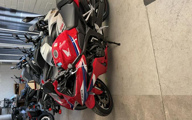2026 HONDA CBR650R E-CLUTCH