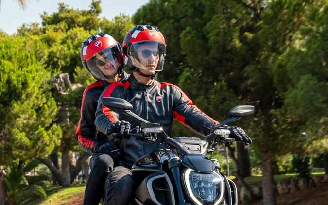2025 Ducati Diavel V4 Thrilling Black - 102504