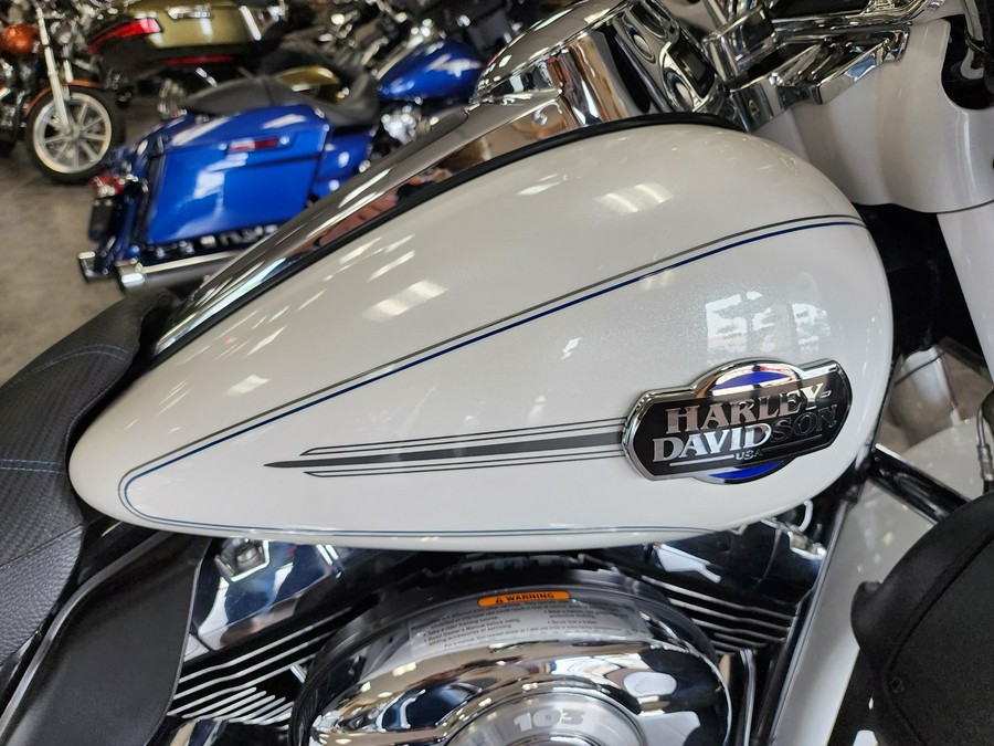 2012 Harley-Davidson® Electra Glide Ultra Classic FLHTCU