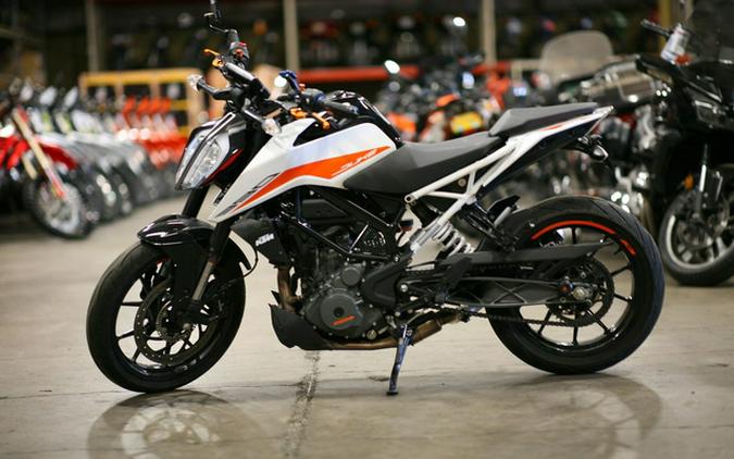 2022 KTM Duke 390