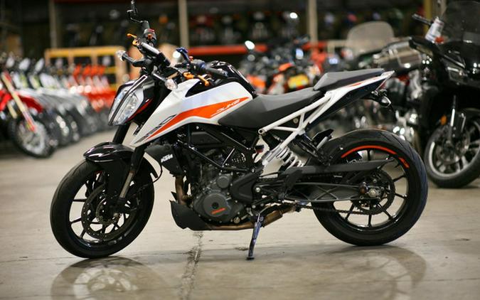 2022 KTM Duke 390