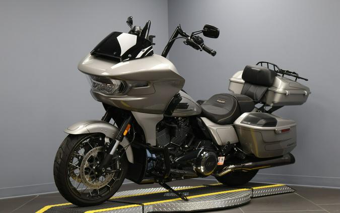 2023 Harley-Davidson® CVO™ Road Glide® FLTRXSE