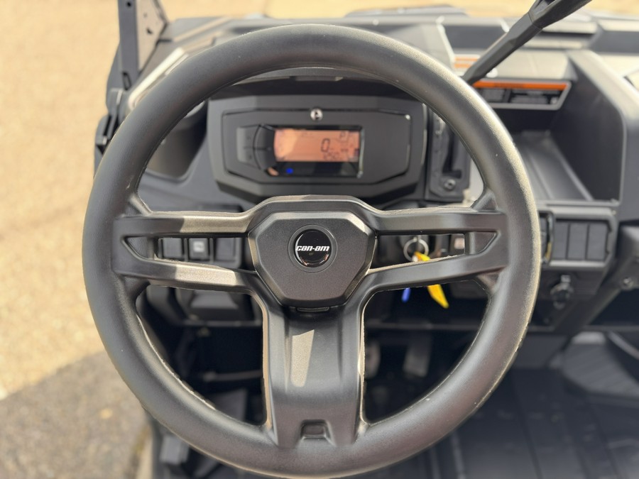 2026 Can-Am Defender 6X6 XT HD10