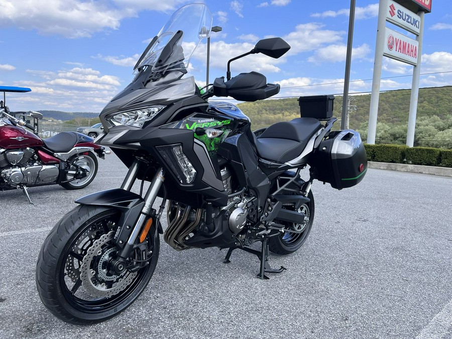 2022 Kawasaki Versys® 1000 SE LT+