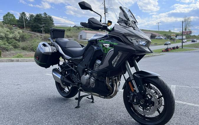 2022 Kawasaki Versys® 1000 SE LT+