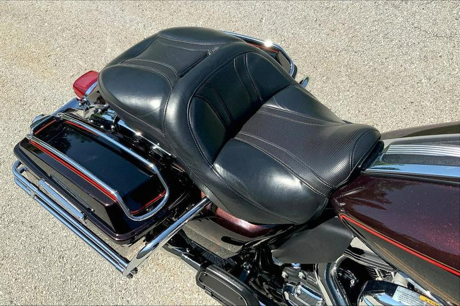 2011 Harley-Davidson® FLHTCU - Ultra Classic® Electra Glide®