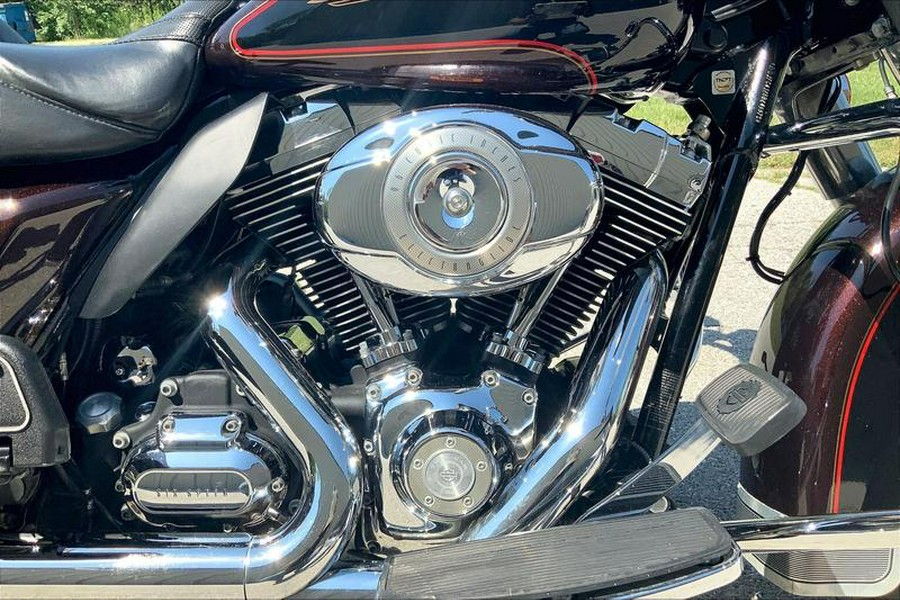 2011 Harley-Davidson® FLHTCU - Ultra Classic® Electra Glide®