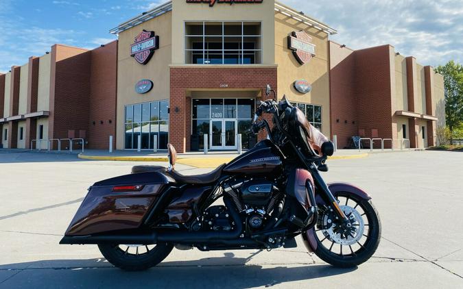 2018 Harley-Davidson Street Glide Special FLHXS