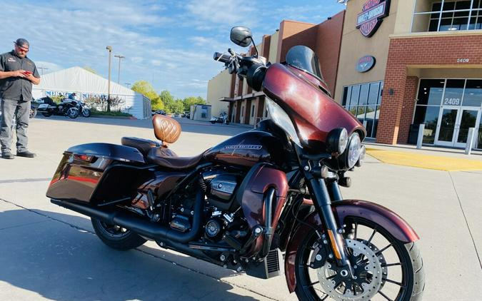 2018 Harley-Davidson Street Glide Special FLHXS