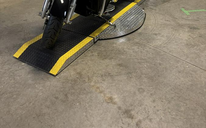 2021 Harley-Davidson Ultra Limited Vivid Black - Black Finish