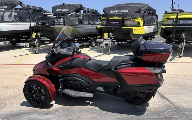 2022 Can-Am® Spyder RT Limited Dark Wheels