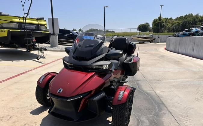 2022 Can-Am® Spyder RT Limited Dark Wheels