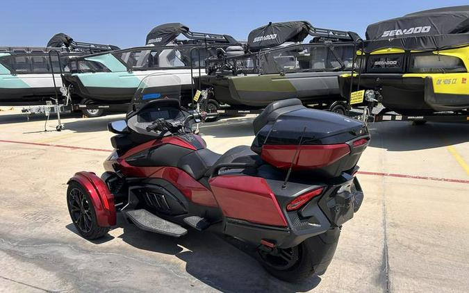 2022 Can-Am® Spyder RT Limited Dark Wheels