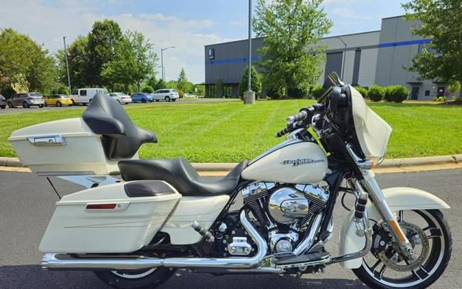 2015 Harley-Davidson® FLHXS - Street Glide® Special