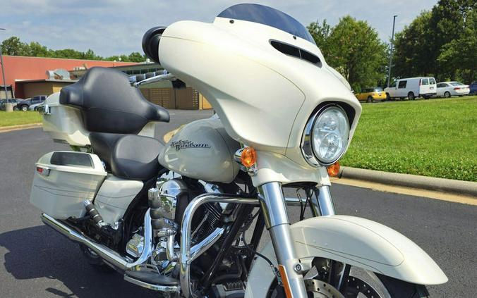 2015 Harley-Davidson® FLHXS - Street Glide® Special