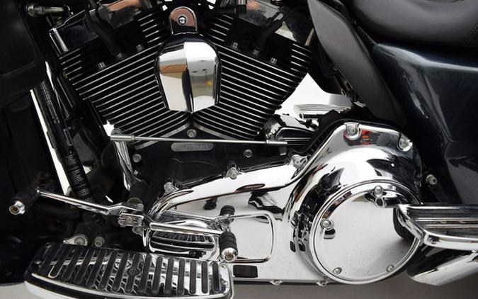 2015 Harley-Davidson Trike FLHTCUTG - Tri-Glide Ultra