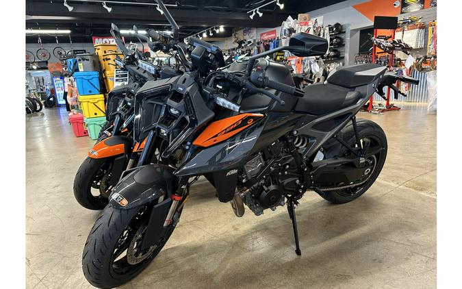 2024 KTM 990 Duke