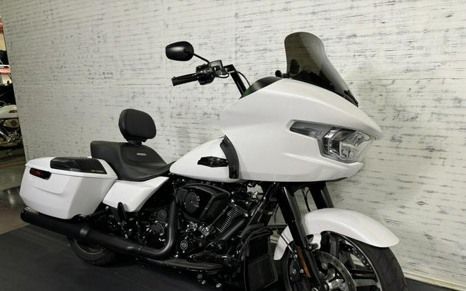 2024 Harley-Davidson Road Glide™ w/ KST bars, Rockford stage 2, and Exhaust!