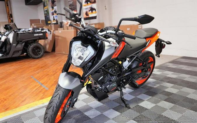 2023 KTM 200 Duke