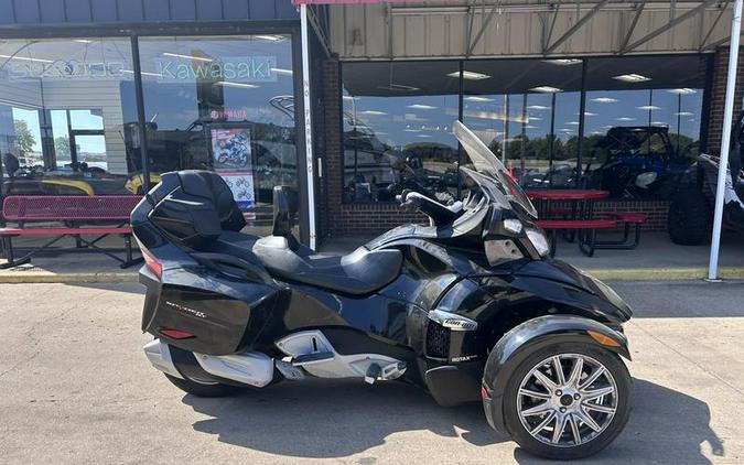 2016 Can-Am® Spyder® RT 6-Speed Semi-Automatic (SE6)