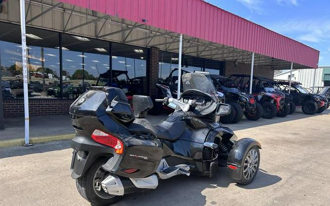 2016 Can-Am® Spyder® RT 6-Speed Semi-Automatic (SE6)