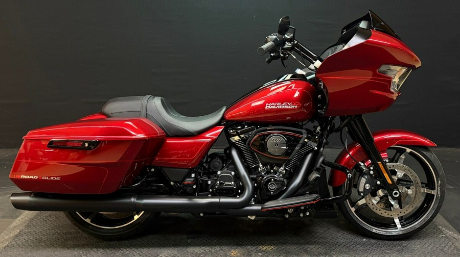 Harley-Davidson® Road Glide™ 2025 FLTRX BRILLIANT RED