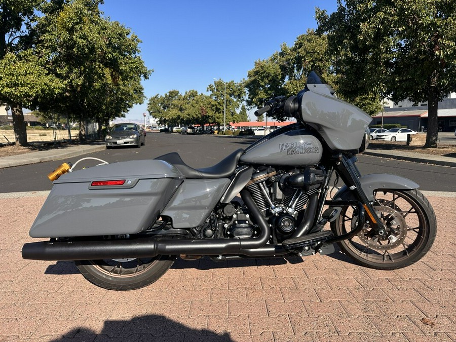 FLHXST 2022 Street Glide® ST