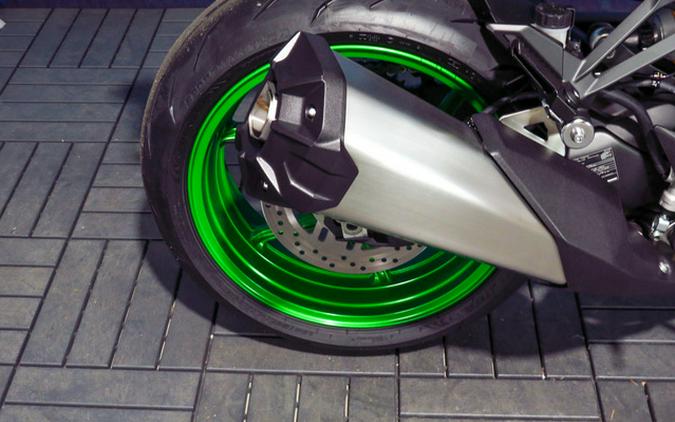 2026 Kawasaki Z1100 SE ABS