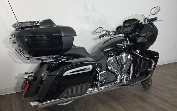 2022 Indian Pursuit Limited Black Metallic