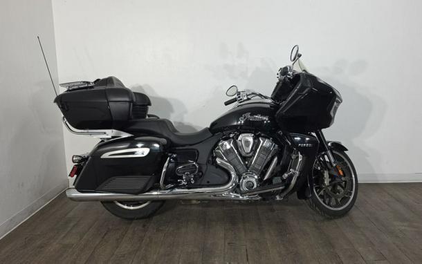 2022 Indian Pursuit Limited Black Metallic