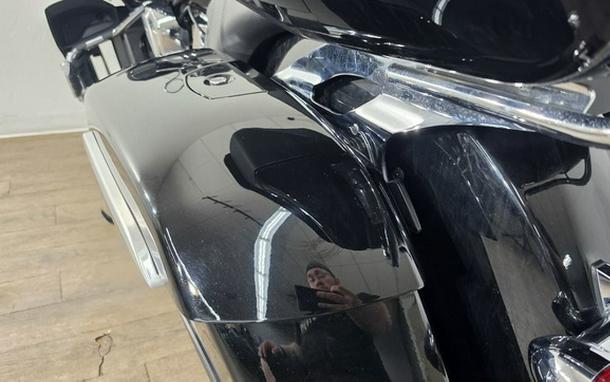2022 Indian Pursuit Limited Black Metallic