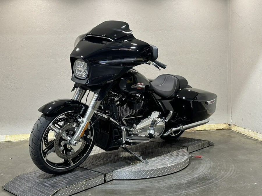 Harley-Davidson Street Glide® 2024 FLHX 84433514 VIVID BLACK