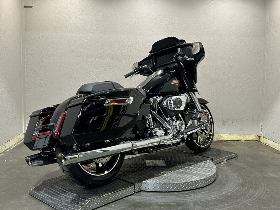 Harley-Davidson Street Glide® 2024 FLHX 84433514 VIVID BLACK