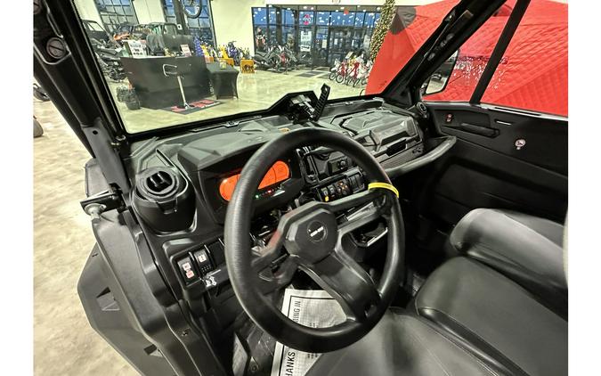 2025 Can-Am DEFENDER MAX LONESTAR CAB HD10